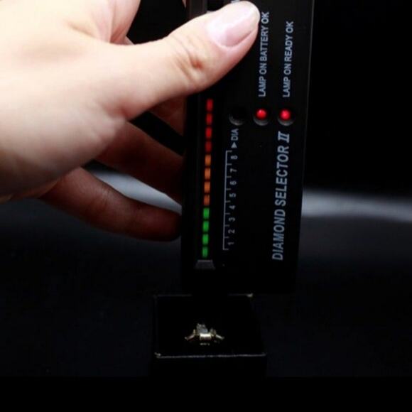 2 Ct Moissanite Engagement Ring Three-Stone Cut Zirconia Accents 18k Gold 6 NWT - Picture 6 of 9